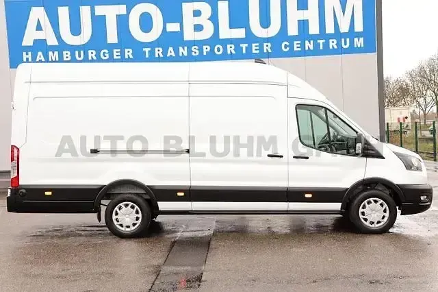Second-hand Ford Transit 131 CP (96 kW) 2024 Alb Monovolum