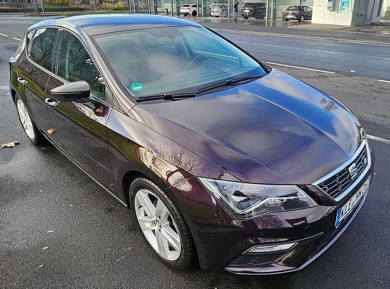 Violett Gebraucht 2019 Seat Leon FR Limousine | 17.800 € (Fairer Preis) - Bild 1/4