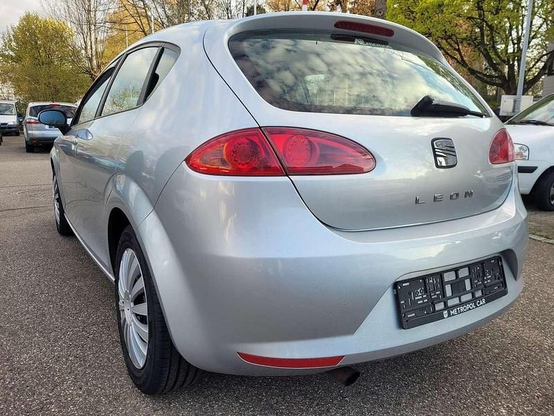 Second-hand Seat Leon Reference 102 CP (75 kW) 2006 Gri Hatchback