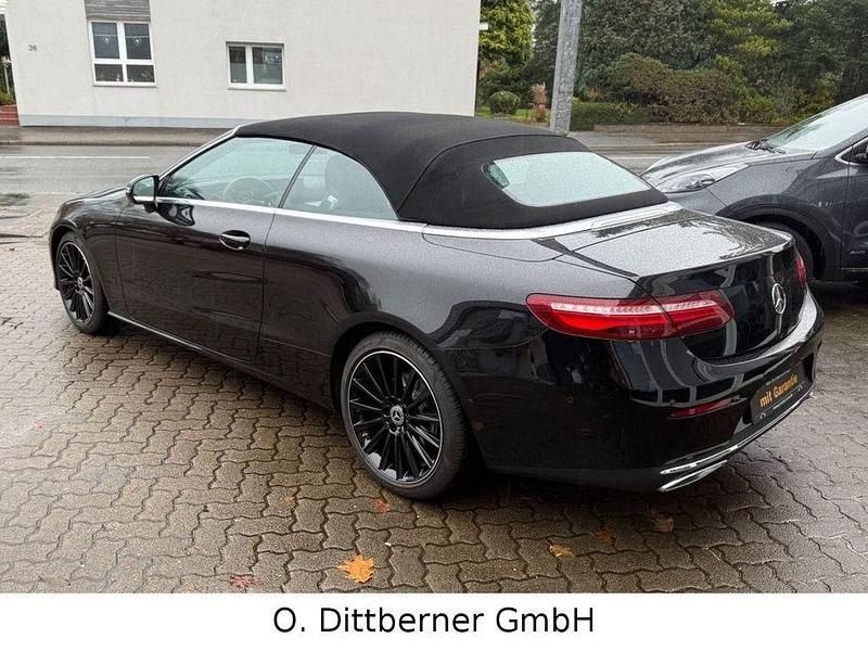 Gebraucht Mercedes E200 184 PS (135 kW) 2018 Schwarz Cabrio