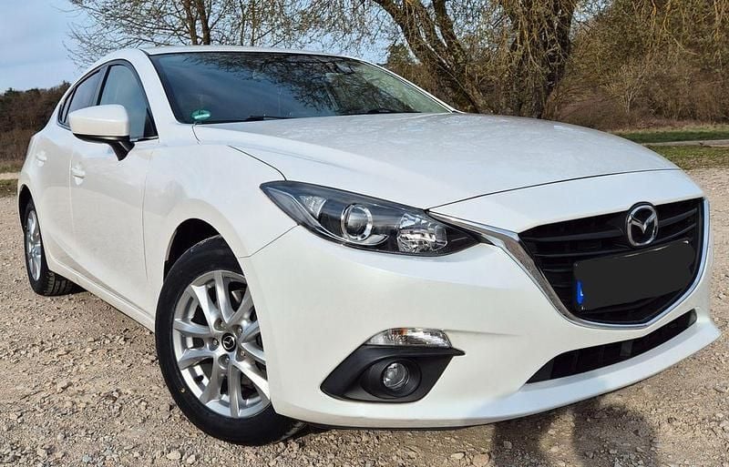 Gebraucht Mazda 3 Center-Line 120 PS (88 kW) 2015 Weiß Limousine