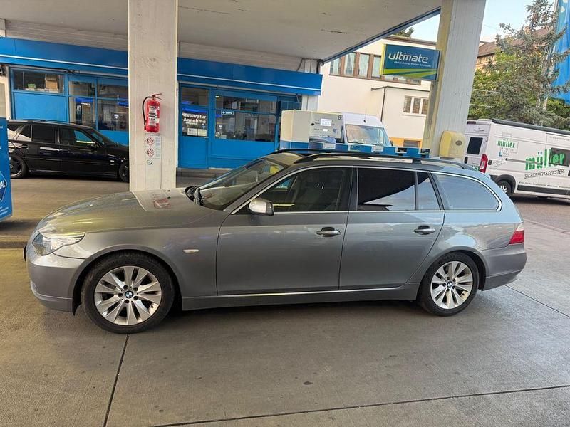 Gebraucht BMW 530 Sport Line 235 PS (172 kW) 2007 Grau Kombi
