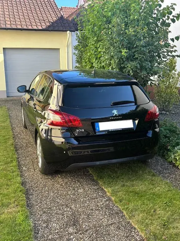 Gebraucht Peugeot 308 Access 82 PS (60 kW) 2013 Schwarz Limousine