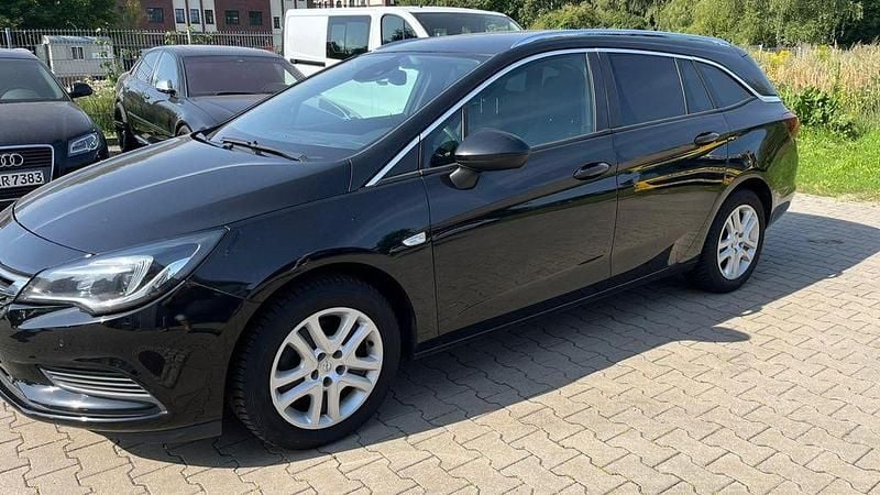 Schwarz Gebraucht 2018 Opel Astra Dynamic Kombi | 6.500 € (Superpreis) - Bild 1/4