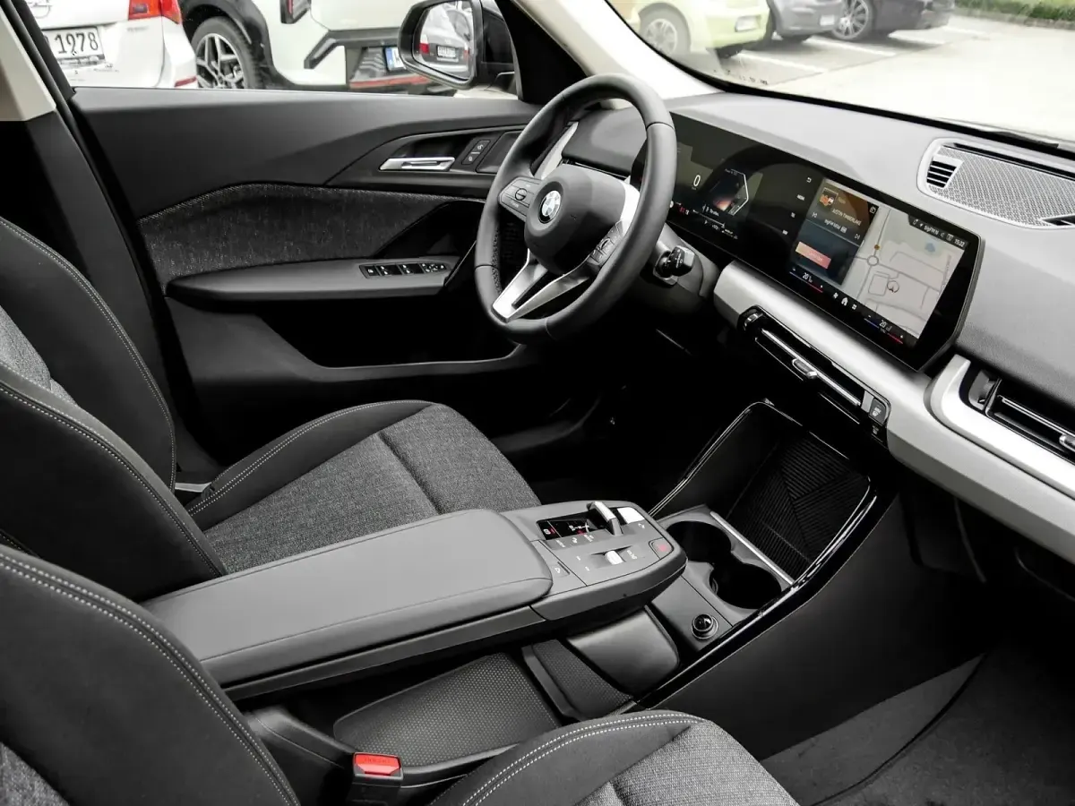 Neu BMW X1 150 PS (110 kW) 2026 Schwarz SUV