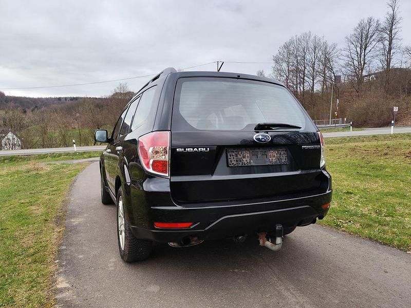 Gebraucht Subaru Forester Active 150 PS (110 kW) 2010 Schwarz SUV