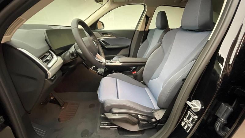 Neu BMW X1 Efficient Dynamics 150 PS (110 kW) 2026 Schwarz uni SUV