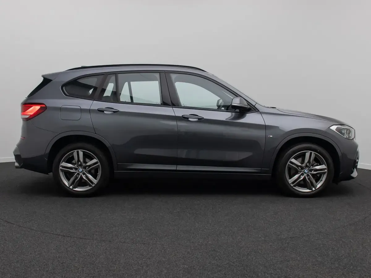 Gebraucht BMW X1 M Sport 190 PS (139 kW) 2022 Mineralgrau  b39schwarz SUV