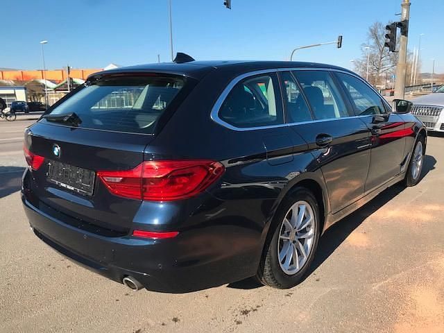 Gebraucht BMW 520 Sport Line 190 PS (139 kW) 2018 Blau Kombi