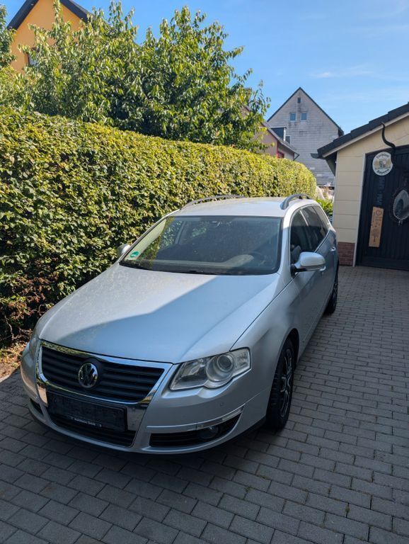 Silber Gebraucht 2010 VW Passat Comfortline Limousine | 3.300 € (Guter Preis) - Bild 1/4