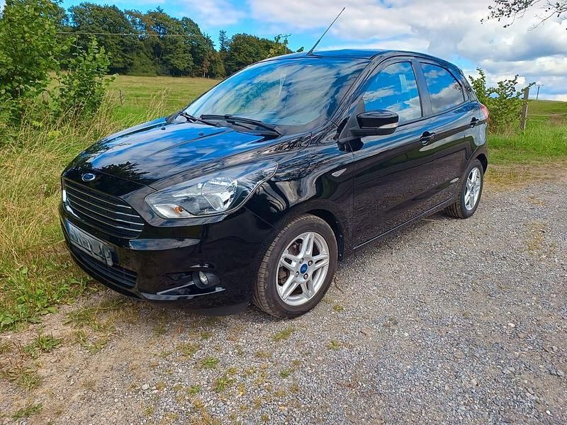 Gebraucht Ford Ka Cool & Sound Edition 86 PS (63 kW) 2017 Schwarz Limousine