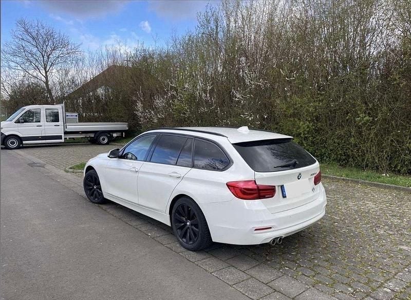 Gebraucht BMW 330 Performance 258 PS (189 kW) 2015 Weiß Kombi