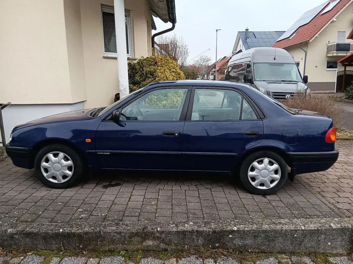 Gebraucht Toyota Corolla 86 PS (63 kW) 1998 Blau Limousine