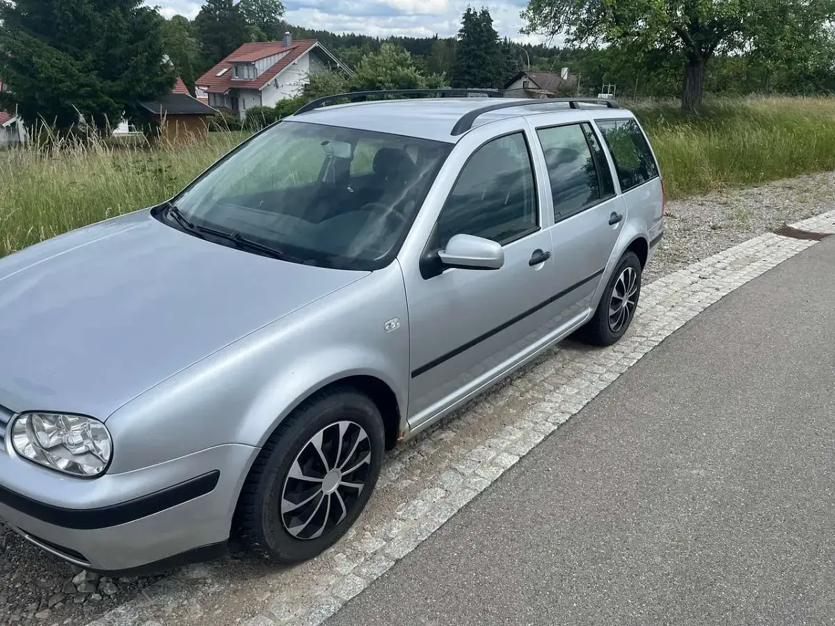 Gebraucht VW Golf IV Trendline 101 PS (74 kW) 2002 Silber Kombi