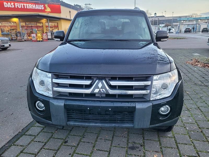 Schwarz Gebraucht 2008 Mitsubishi Pajero SUV | 9.699 € (Superpreis) - Bild 1/4