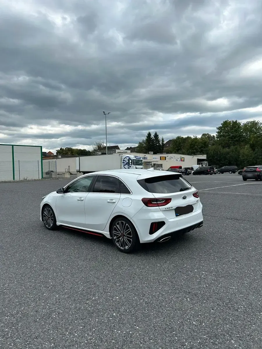 Gebraucht Kia Ceed GT GT 204 PS (150 kW) 2019 Weiß Limousine