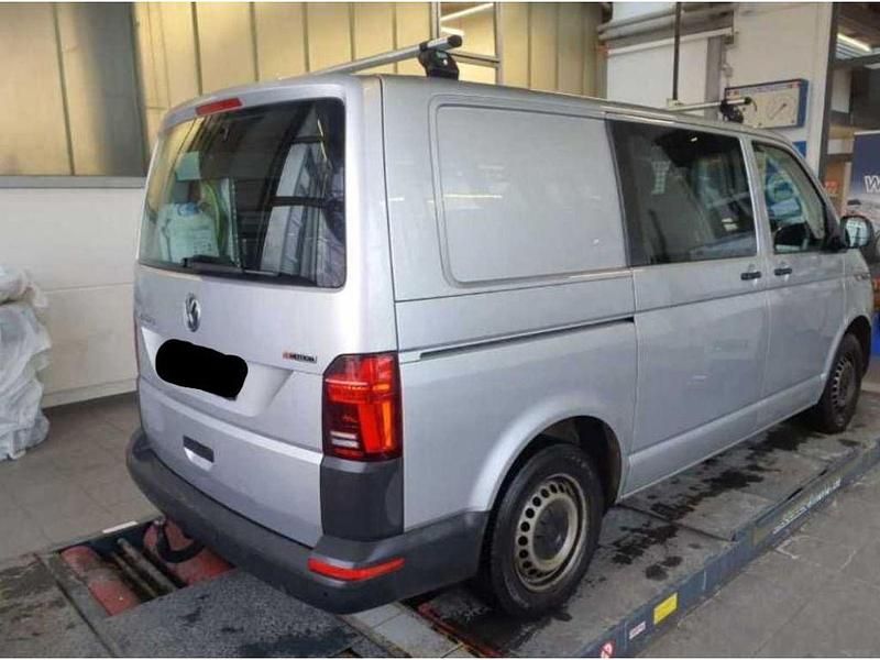 Gebraucht VW T6.1 150 PS (110 kW) 2021 Reflexsilber (metallic) Van
