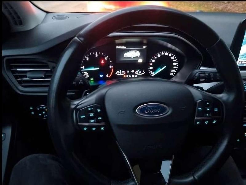 Second-hand Ford Focus Active 120 CP (88 kW) 2019 Albastru Break