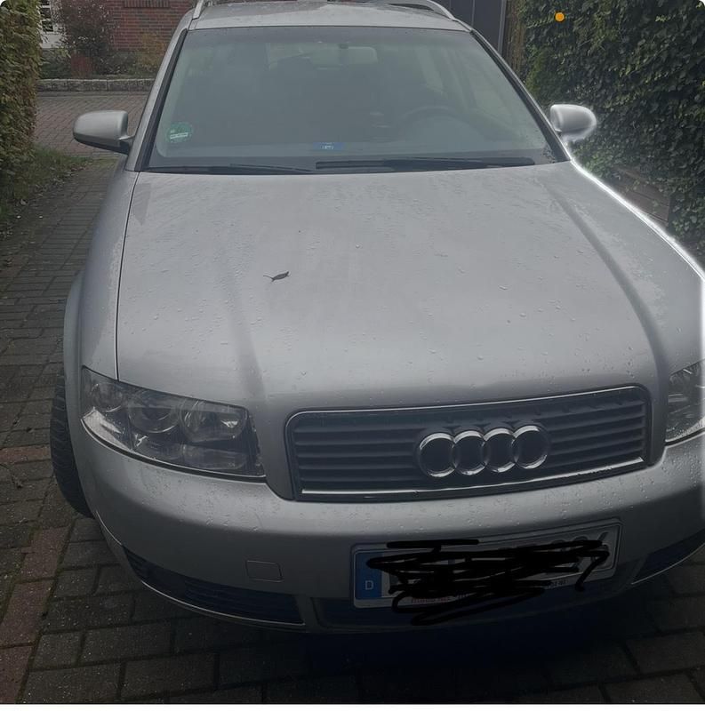 Silber Gebraucht 2004 Audi A4 Kombi | 1.990 € - Bild 1/3