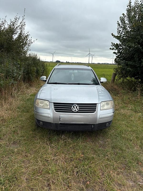 Silber Gebraucht 2005 VW Passat Kombi | 1.200 € (Guter Preis) - Bild 1/4