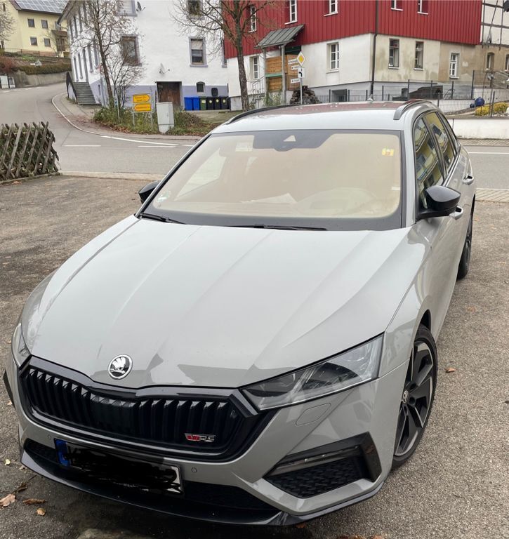 Grau Gebraucht 2020 Skoda Octavia First Edition Kombi | 31.450 € (Etwas zu teuer) - Bild 1/4