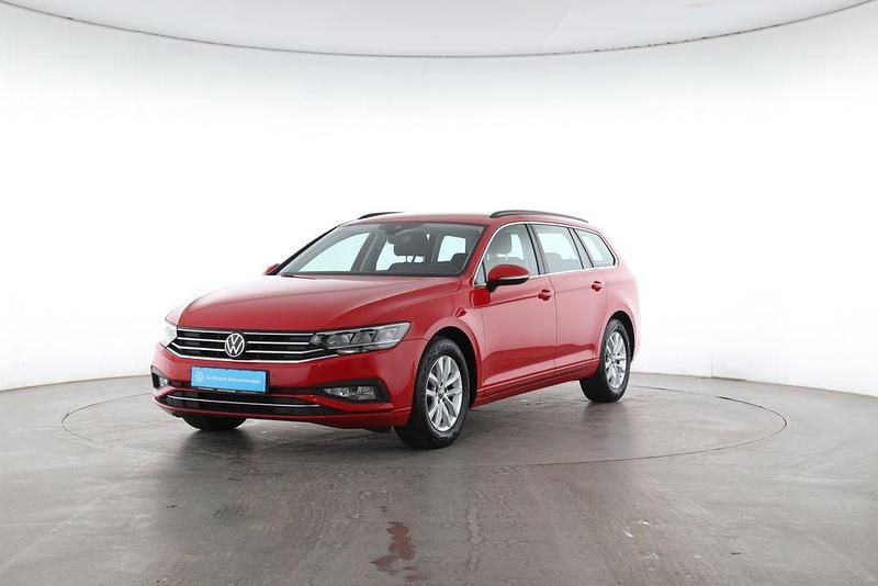 Gebraucht VW Passat Business 122 PS (89 kW) 2023 Rot Kombi