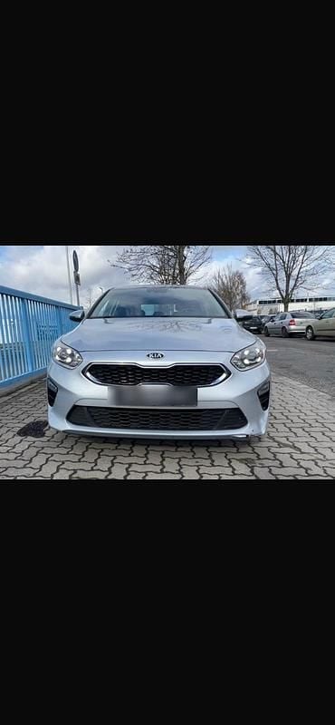 Gebraucht Kia Ceed Turbo 140 PS (102 kW) 2020 Grau Kleinwagen