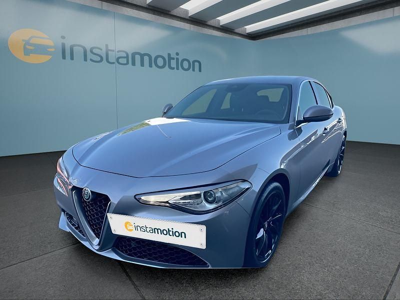 Silber Gebraucht 2020 Alfa Romeo Giulia Limousine | 27.599 € (Teuer) - Bild 1/4