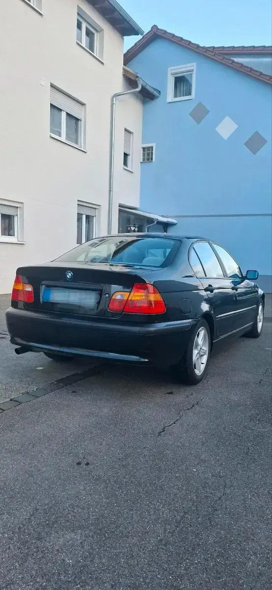 Gebraucht BMW 318 143 PS (105 kW) 2001 Blau Limousine