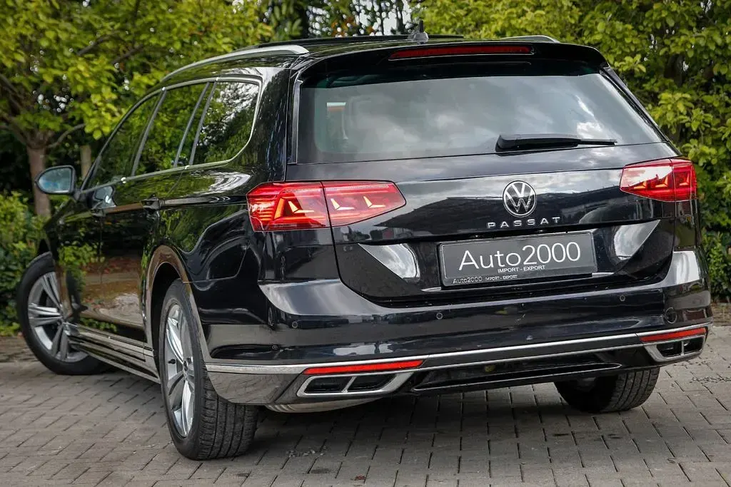 Gebraucht VW Passat R-line 150 PS (110 kW) 2020 Schwarz Limousine