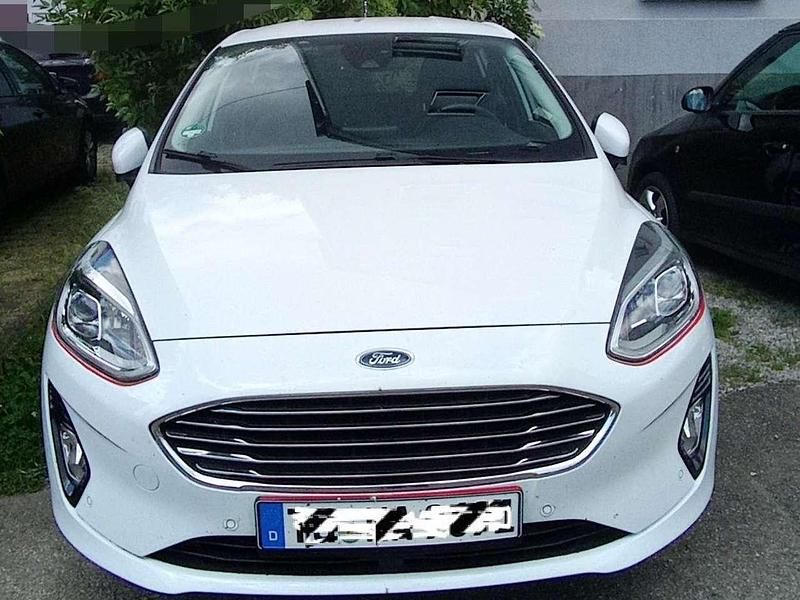 Weiß Gebraucht 2017 Ford Fiesta S Kleinwagen | 11.000 € (Fairer Preis) - Bild 1/4
