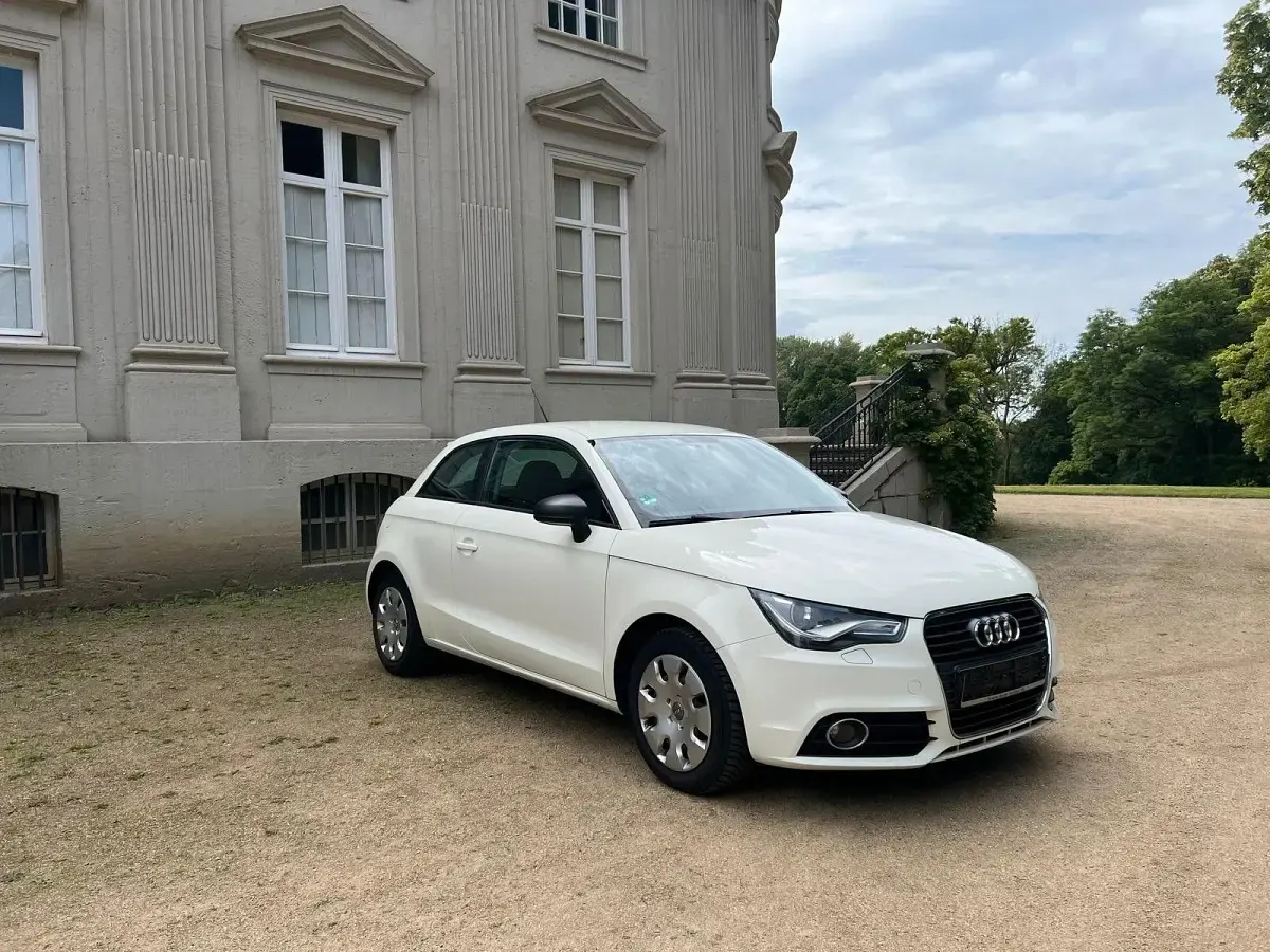 Gebraucht Audi A1 Ambition 86 PS (63 kW) 2011 Weiß Kleinwagen