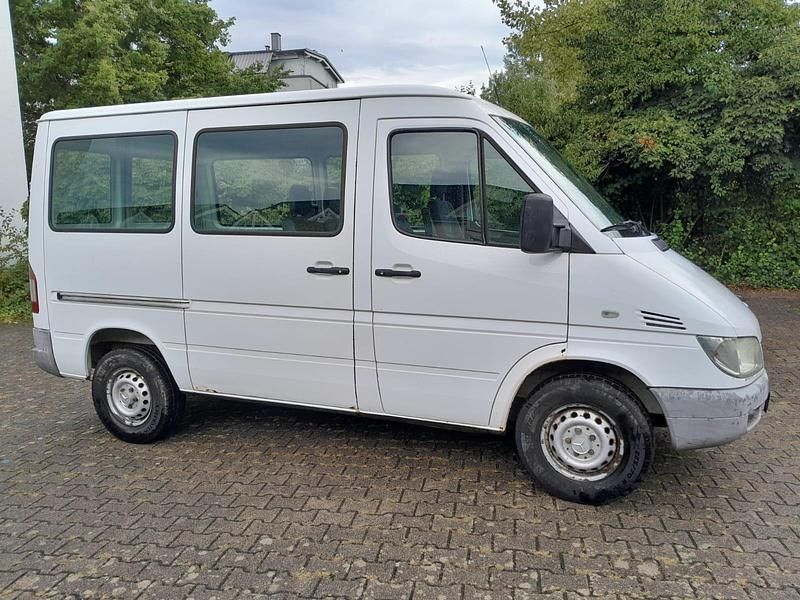 Weiß Gebraucht 2005 Mercedes 316 Van | 4.900 € - Bild 1/4