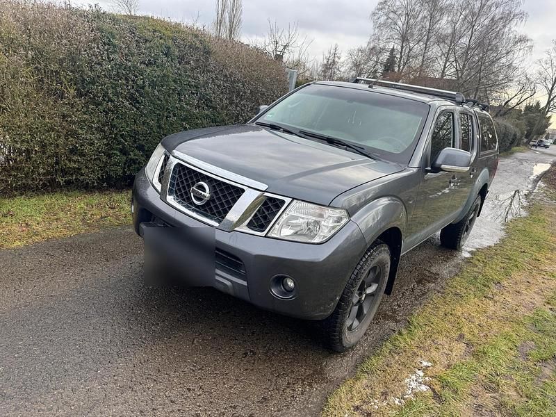 Gebraucht Nissan Navara 190 PS (139 kW) 2010 Grau Pickup