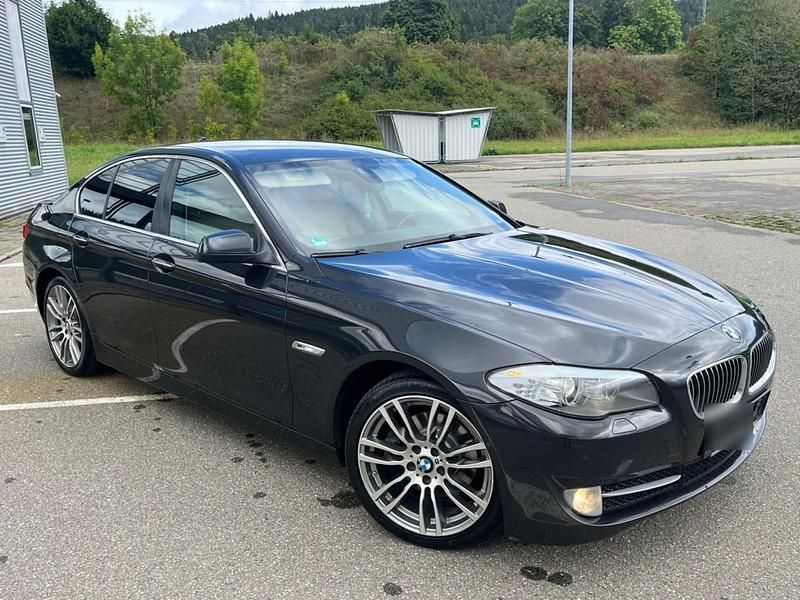 Gebraucht BMW 520 184 PS (135 kW) 2013 Schwarz Limousine