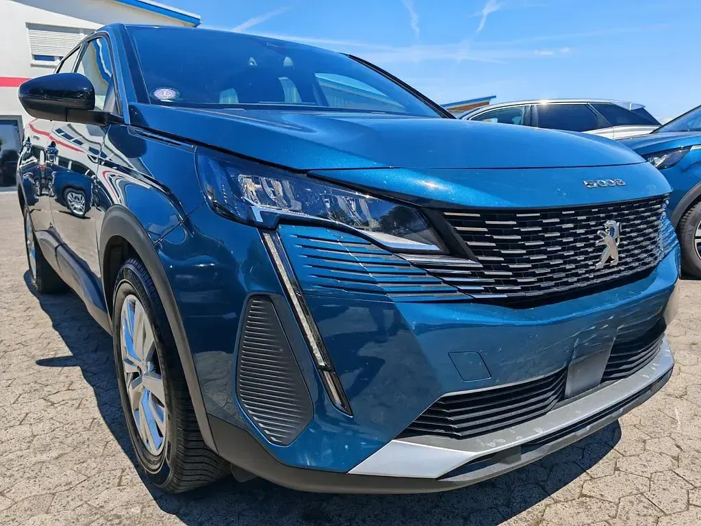 Gebraucht Peugeot 5008 131 PS (96 kW) 2023 Blau SUV