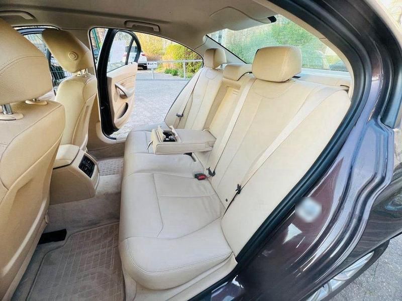 Gebraucht BMW 316 136 PS (100 kW) 2014 Violet Limousine