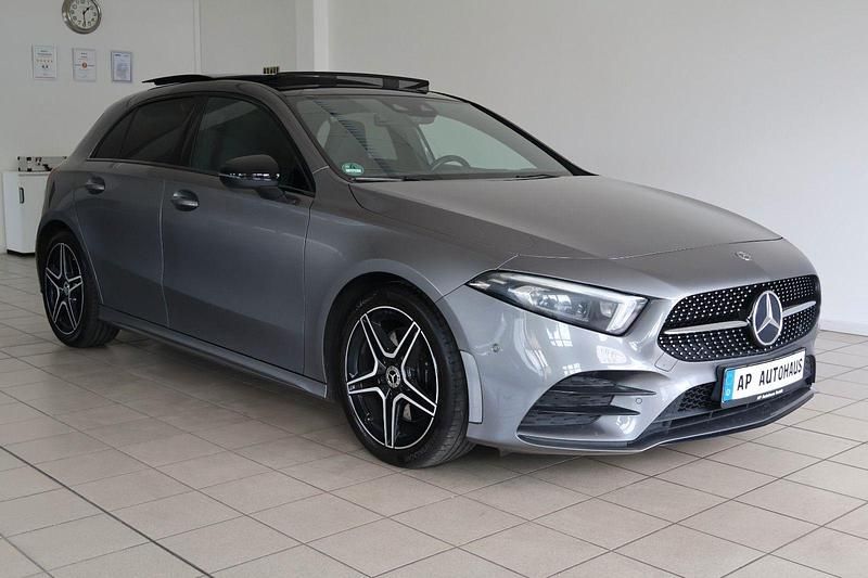 Mountaingrau Gebraucht 2019 Mercedes A220 AMG line Limousine | 24.990 € (Fairer Preis) - Bild 1/3