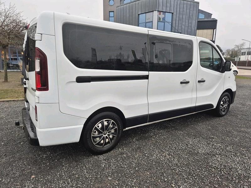 Gebraucht Renault Trafic 145 PS (106 kW) 2016 Weiß Van / Kleinbus