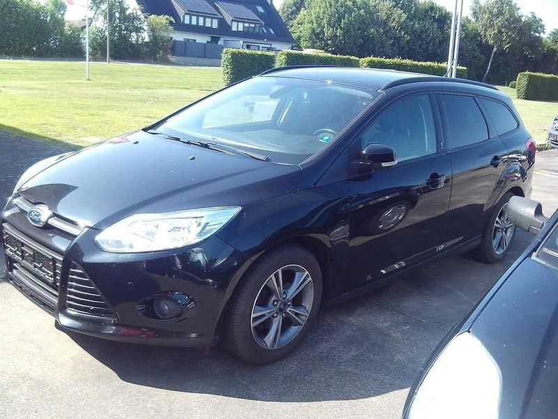 Schwarz Gebraucht 2013 Ford Focus Champions Edition Limousine | 4.490 € (Fairer Preis) - Bild 1/4