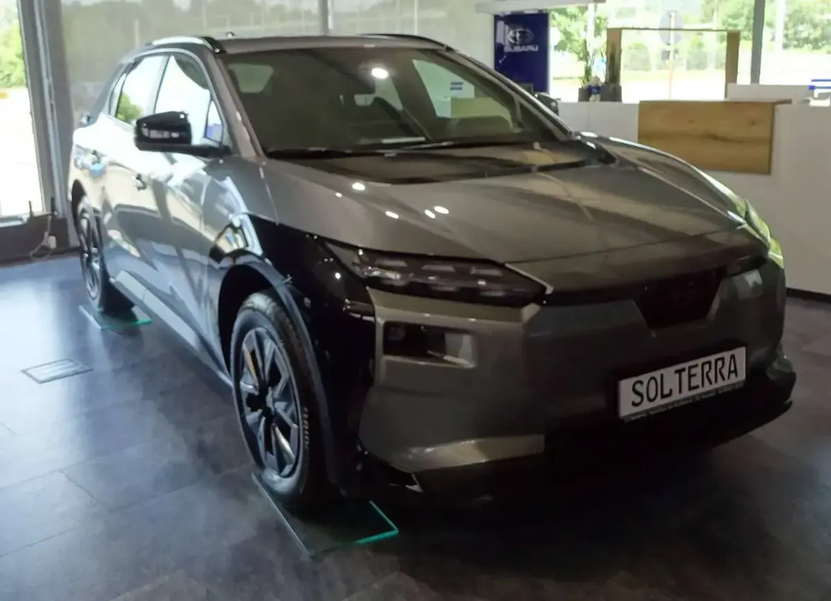 Neu Subaru Solterra Active 252 kW (343 PS) 2026 Precious metal SUV