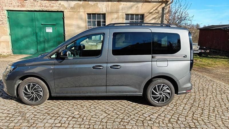 Second-hand VW Caddy 122 CP (89 kW) 2021 Gri Monovolum