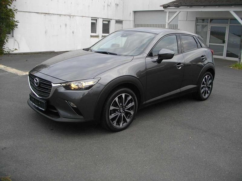 Grau Gebraucht 2018 Mazda CX-3 Signature SUV | 12.650 € (Superpreis) - Bild 1/4