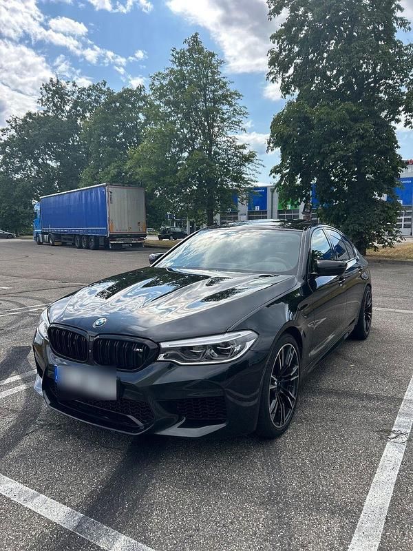 Schwarz Gebraucht 2018 BMW M5 Shadowline Limousine | 55.990 € (Fairer Preis) - Bild 1/4