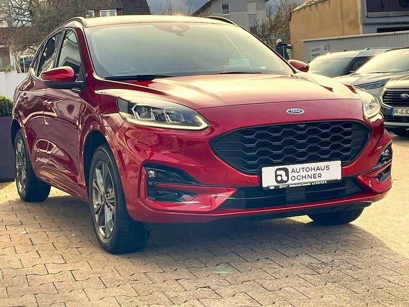 Gebraucht Ford Kuga ST-Line 224 PS (164 kW) 2022 Rot SUV