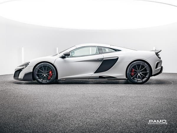 Gebraucht McLaren 675LT 674 PS (495 kW) 2016 Silcia white Coupé