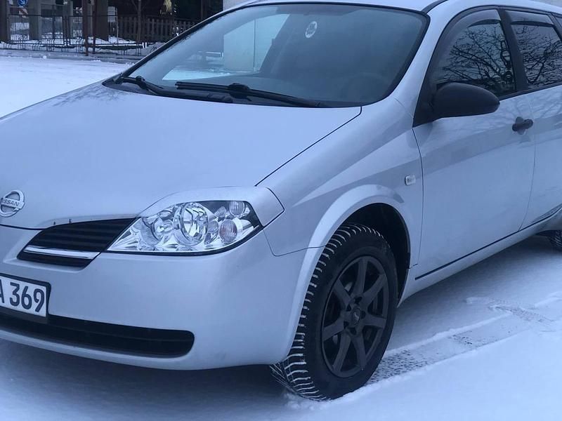 Silber Gebraucht 2002 Nissan Primera Limousine | 1.700 € - Bild 1/4