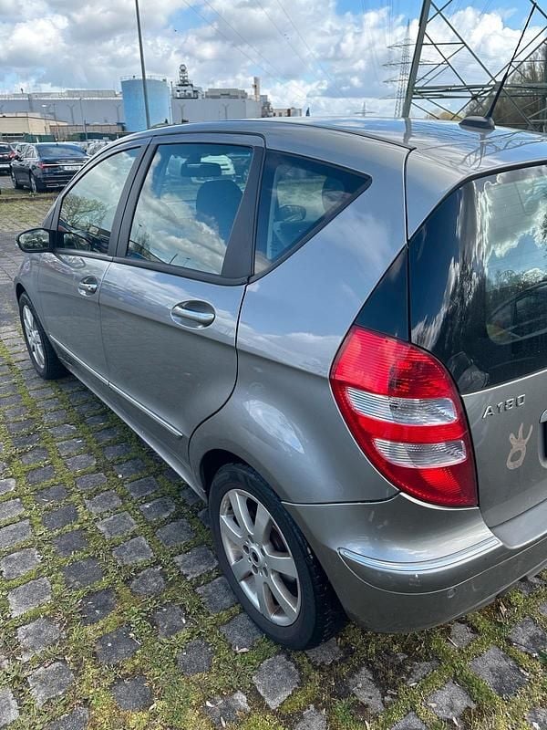 Gebraucht Mercedes 180 109 PS (80 kW) 2007 Grau Limousine