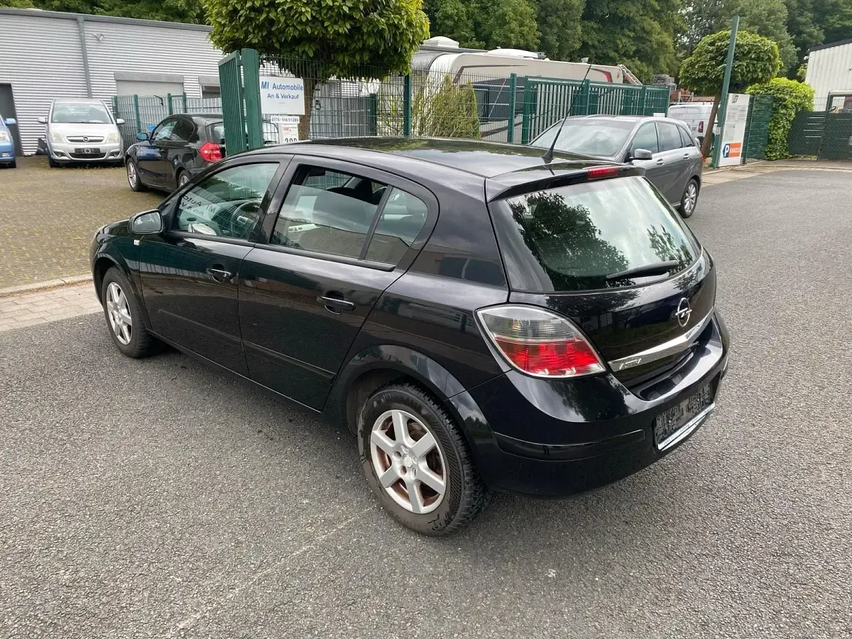Gebraucht Opel Astra Innovation 90 PS (66 kW) 2008 Schwarz Limousine