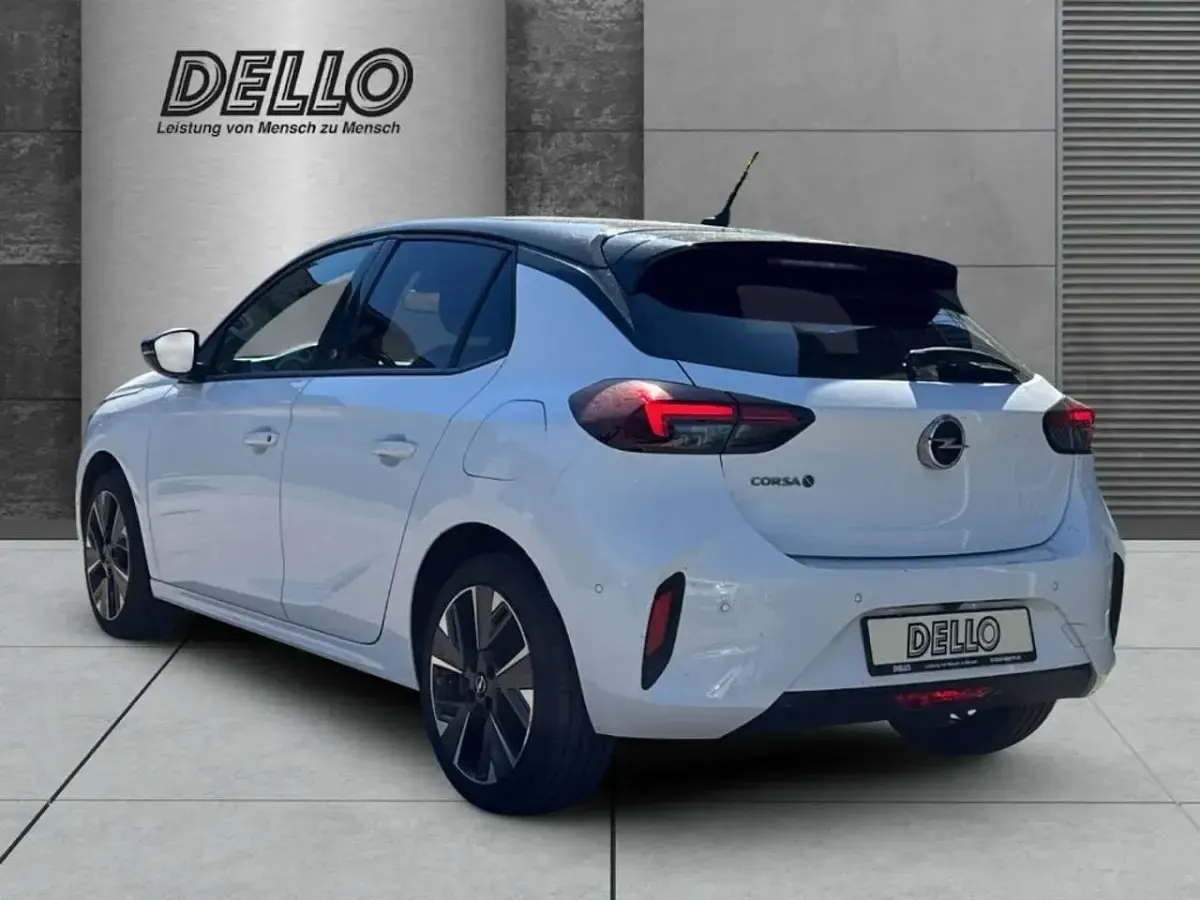 Gebraucht Opel Corsa-e GS Line 100 kW (136 PS) 2023 Arktis weiß Kleinwagen